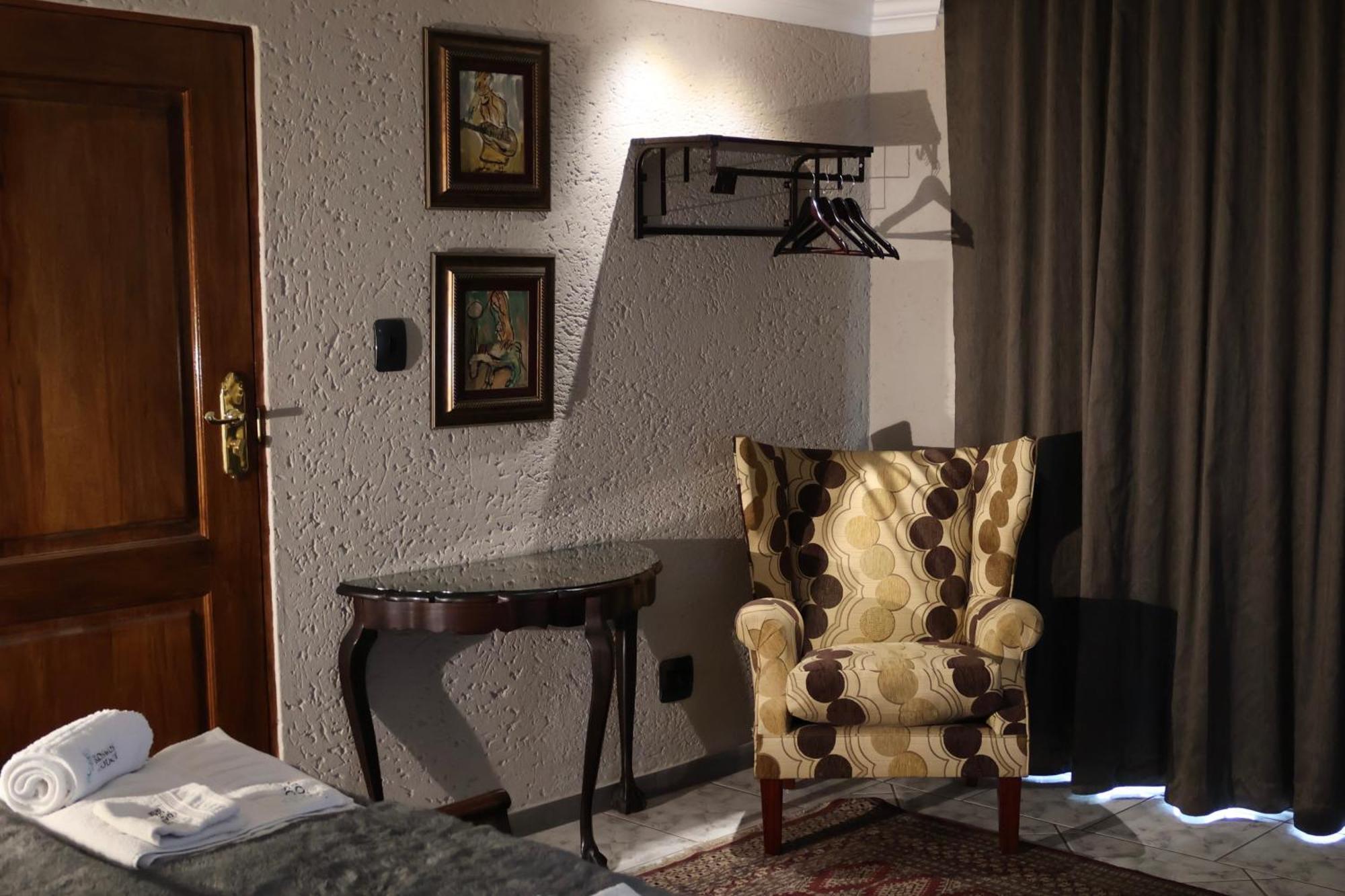 Kosmos Lodge Хартбиспурт Экстерьер фото